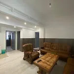Apartmanhaz *