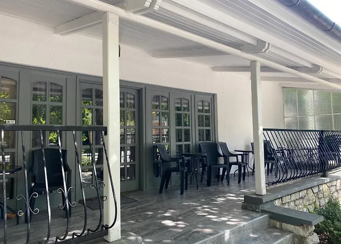 Apartmanhaz Dom wakacyjny *